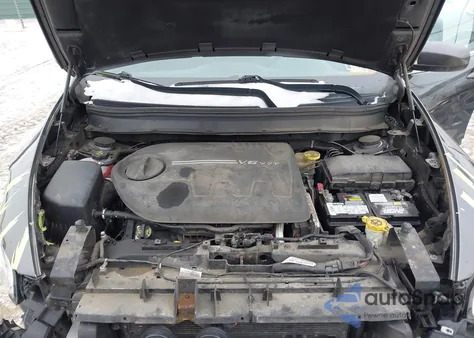 2016 Jeep Cherokee Latitude z USA, uszkodzony, nr VIN 1C4PJMCSXGW101148